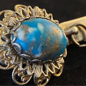 🗝️ Vintage King’s Key Finder Keychain – Turquoise Cabochon